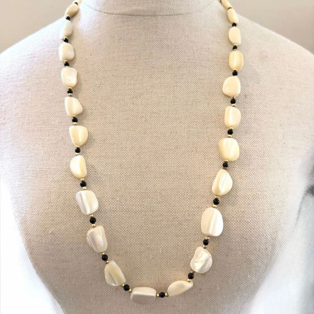 Vintage Mother of Pearl Beaded Necklace